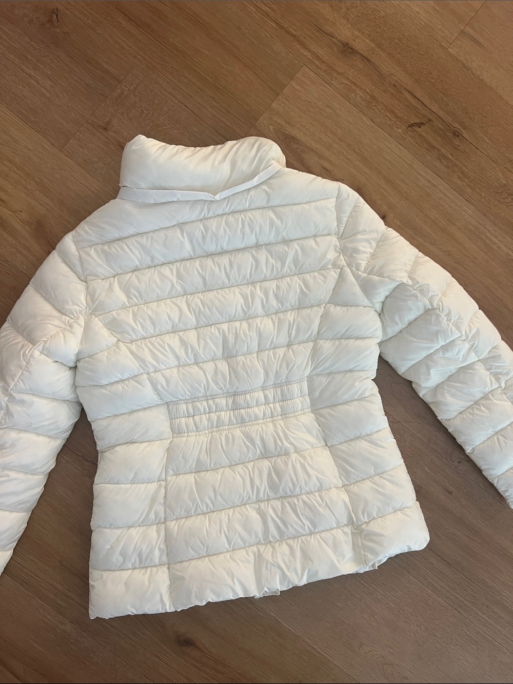 Michael Kors Women's White Quilted Puffer Jacket - Picture 4 of 4